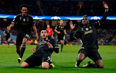 juve target top spot embattled sarri leads napoli to sampdoria