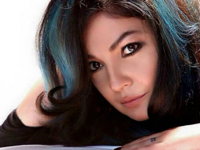 pooja bhatt to make acting comeback after 15 years
