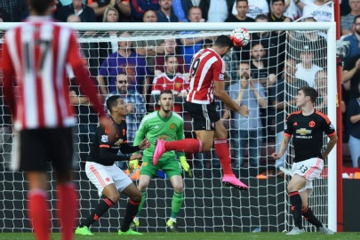 man utd s nascent title hopes face saints test