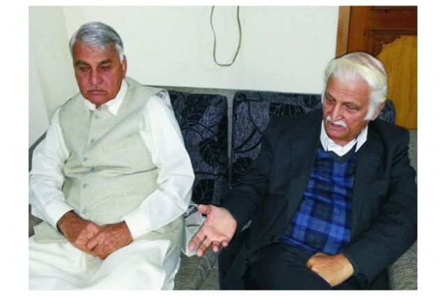 pakistan peoples party senator farhatullah babar talking to the media at the residence of ppp k p president khanzada khan on saturday photo express pakistan peoples party senator farhatullah babar talking to the media at the residence of ppp k p president khanzada khan on saturday photo express