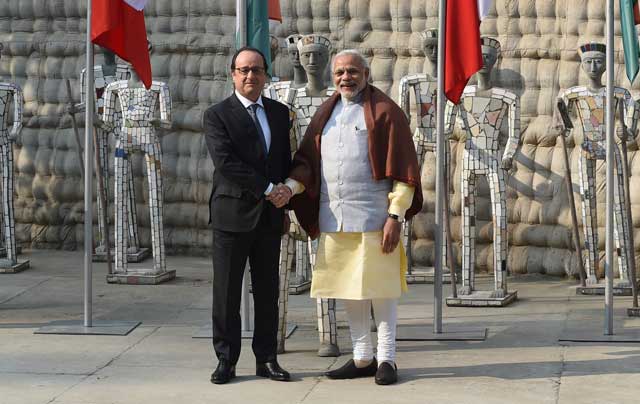 indian prime minister narendra modi shakes hands with french president francois hollande upon his arrival at the rock garden in chandigarh on january 24 2016 hollande is invited to india to be the guest of honour at this year 039 s republic day parade on january 26 the final day of a state visit that is expected to focus on trade and security photo afp