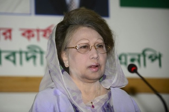 the chief metropolitan magistrate 039 s court in bangladesh accepted a case filed against opposition chief khaleda zia for questioning the official number of deaths during the country 039 s war of independence against pakistan in 1971 photo afp