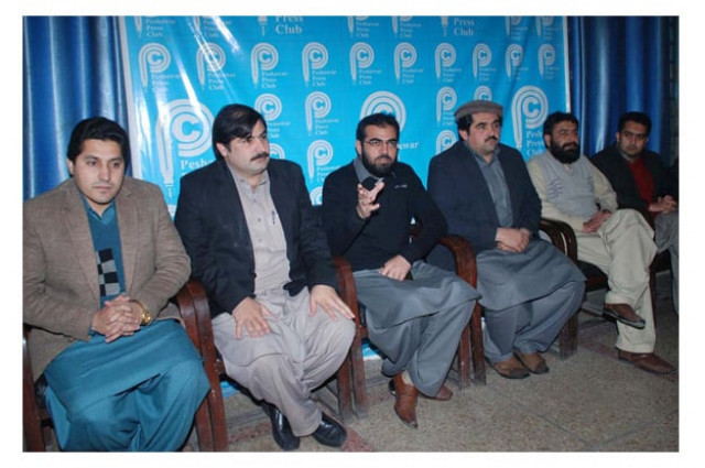 office bearers of pda addressing a press conference in peshawar press club photo app office bearers of pda addressing a press conference in peshawar press club photo app