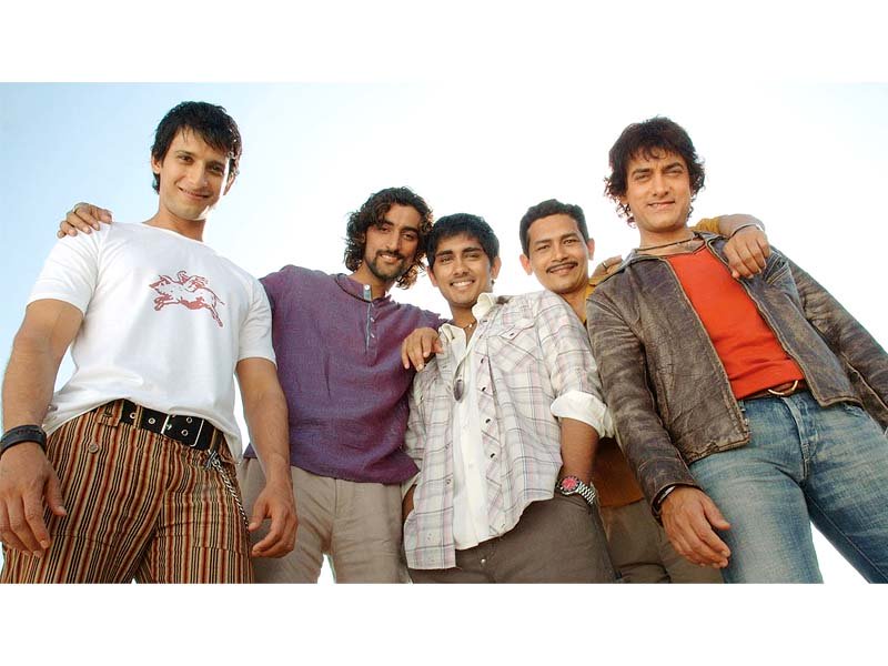 Rang De Basanti tells the story of a group of youngsters unexpectedly drawn into a political struggle. PHOTO: FILE