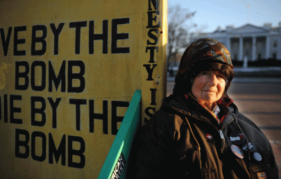 white house protester dies after 35 year vigil white house protester dies after 35 year vigil