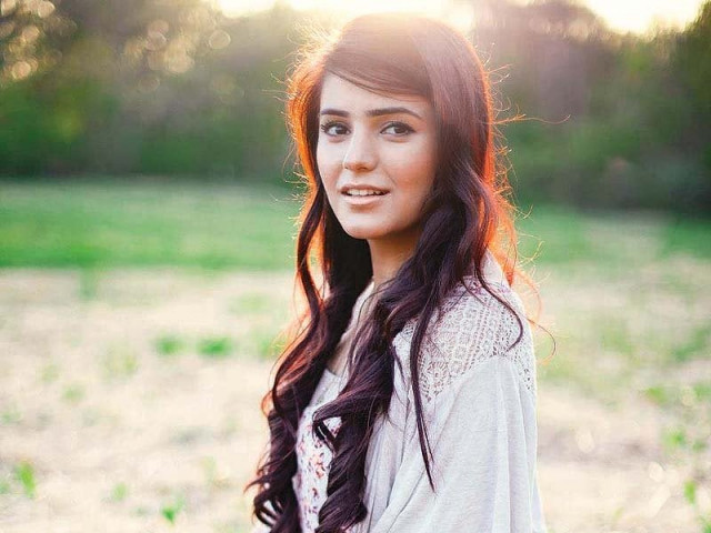 besides awari momina also lent vocals for pi jaun which featured singer farhan saeed photo file besides awari momina also lent vocals for pi jaun which featured singer farhan saeed photo file