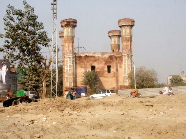 lahore high court issues short order to discontinue construction at sites falling within 200 feet of historical sites photo express