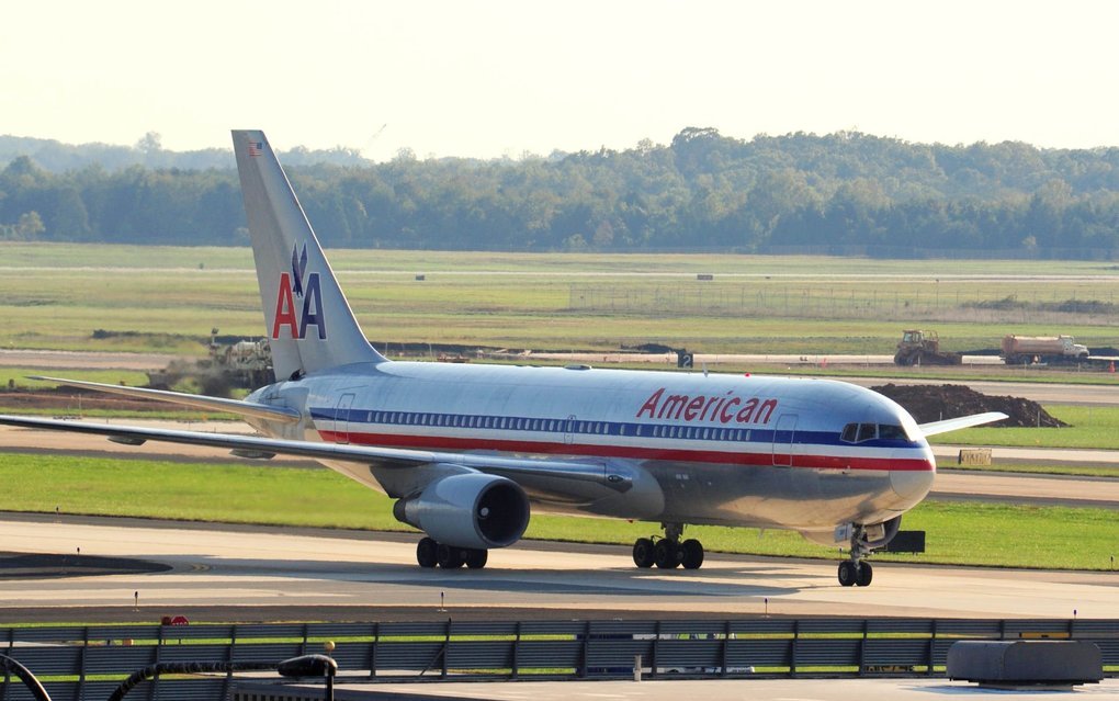 illness that diverted american airlines flight remains a mystery