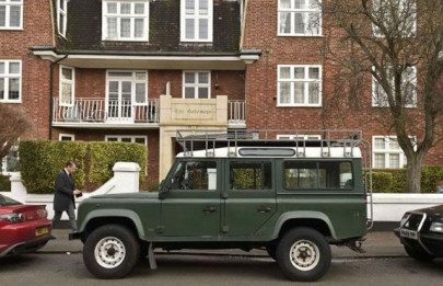 british icon land rover defender ends production after 68 years british icon land rover defender ends production after 68 years