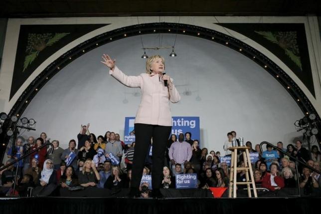 us democratic presidential candidate hillary clinton speaks at a campaign stop at the col ballroom in davenport iowa january 29 2016 photo reuters