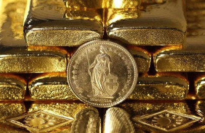 gold hits three month high on shaky global economy