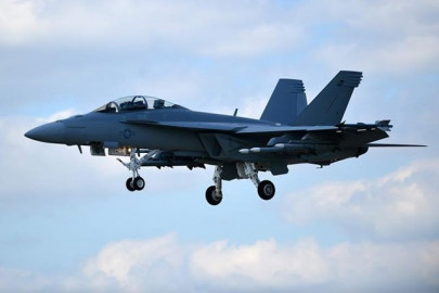 boeing ceo pitches f a 18 super hornet fighter jet to india