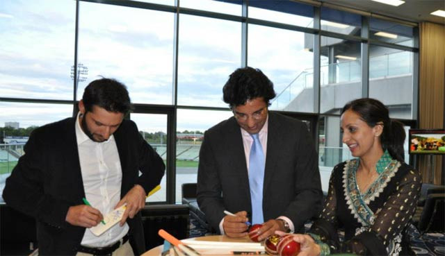 photo wasim akram live photo wasim akram live
