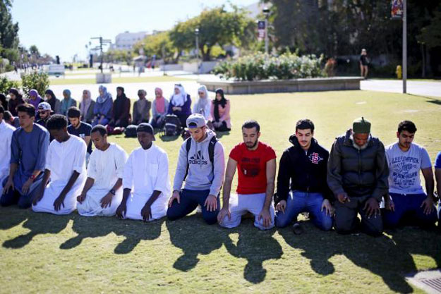 file photo of muslim students holding a prayer before a rally against islamophobia at san diego state university in san diego california november 23 2015 reuters