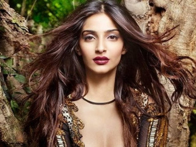 srk aamir will be afraid to speak on issues due to negative reactions sonam