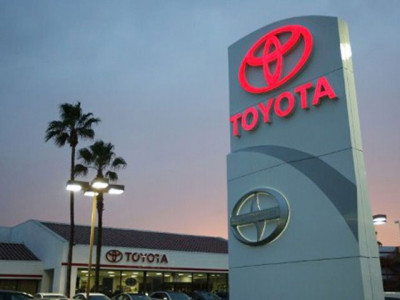 toyota says net profit jumps to 16 bn raises fy forecast