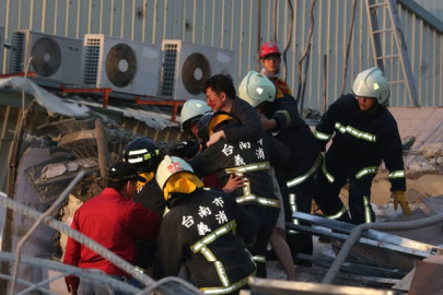 five dead after taiwan quake topples buildings five dead after taiwan quake topples buildings