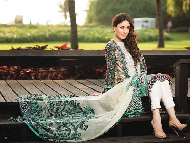 kareena kapoor models for faraz manan in his 2015 lawn collection photos file kareena kapoor models for faraz manan in his 2015 lawn collection photos file