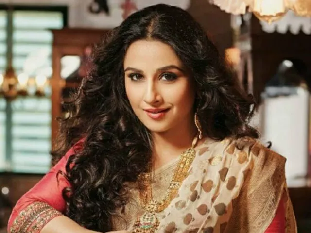 bollywood actor encourages girls to not get scared of eve teasers photo nowboxoffice bollywood actor encourages girls to not get scared of eve teasers photo nowboxoffice