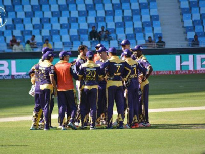 unbeaten run quetta see off peshawar threat in thriller