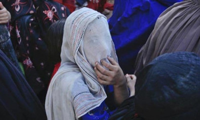 fingerprinting of women at border upsets men fingerprinting of women at border upsets men