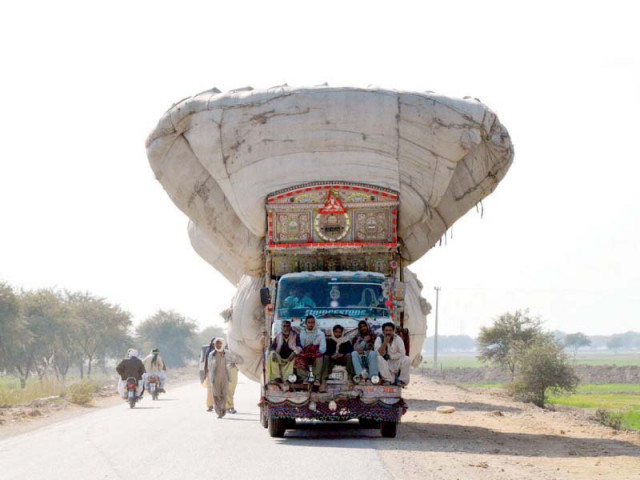 businesses saw a massive 2 5 billion decline in exports and imposition of rs40 billion in additional taxes during muneer s tenure photo online businesses saw a massive 2 5 billion decline in exports and imposition of rs40 billion in additional taxes during muneer s tenure photo online