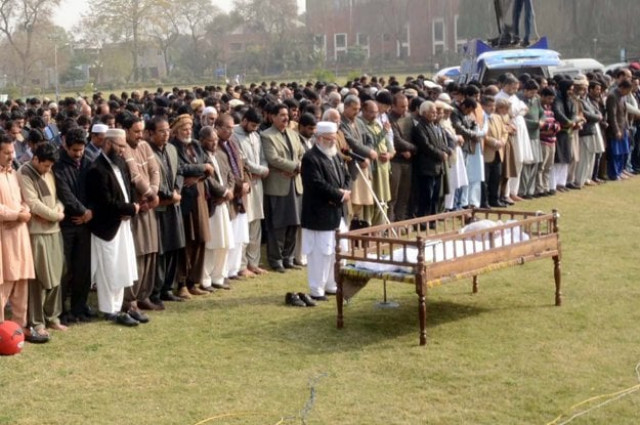 jamaat i islami leader liaquat baloch leading the prayers photo express jamaat i islami leader liaquat baloch leading the prayers photo express