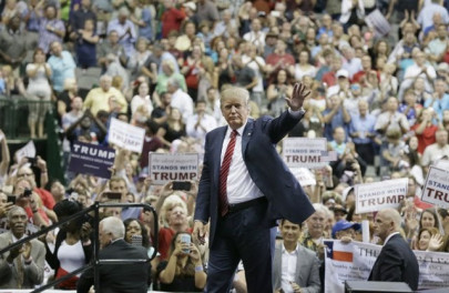 trump the art of the political rally