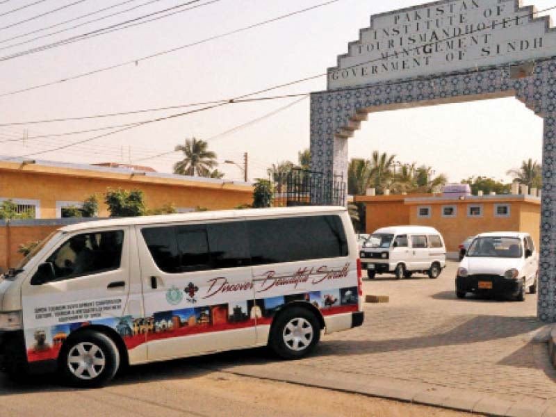 the tour van will take passengers to mohatta palace frere hall flagstaff house the quaid s mausoleum mai kolachi road national museum merewether tower and end at dolmen mall clifton photo express