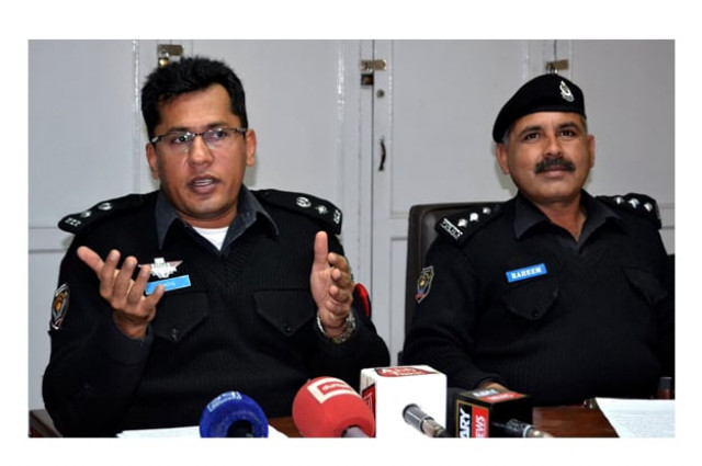 traffic ssp sadiq hussain baloch addressing a press conference on monday at traffic police headquarters photo inp traffic ssp sadiq hussain baloch addressing a press conference on monday at traffic police headquarters photo inp