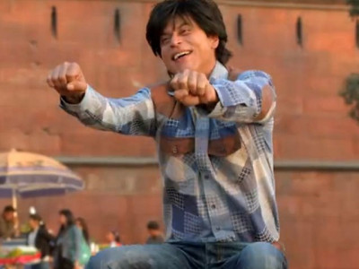 ridiculous or adorable shah rukh dances like a total weirdo in the fan anthem