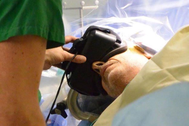 patient wears 3 d glasses during brain surgery