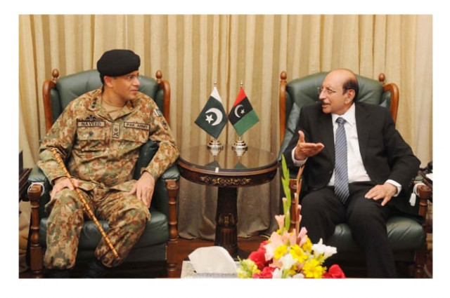 cm sindh exchanging views with karachi corps commander lt gen naveed mukhtar photo ppi cm sindh exchanging views with karachi corps commander lt gen naveed mukhtar photo ppi
