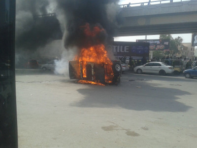 road accident mob sets vehicle on fire