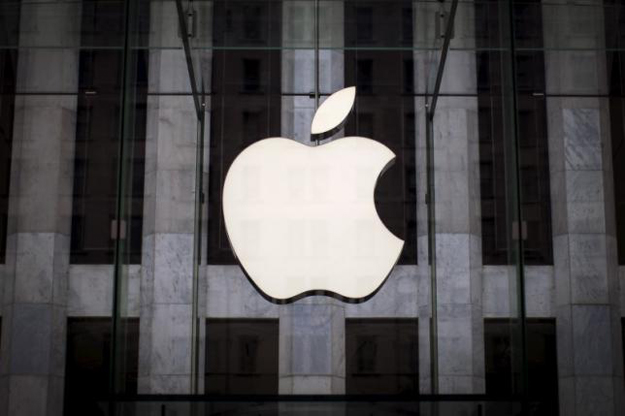 the government is seeking apple 039 s help in disabling a feature that wipes data from the phone photo reuters