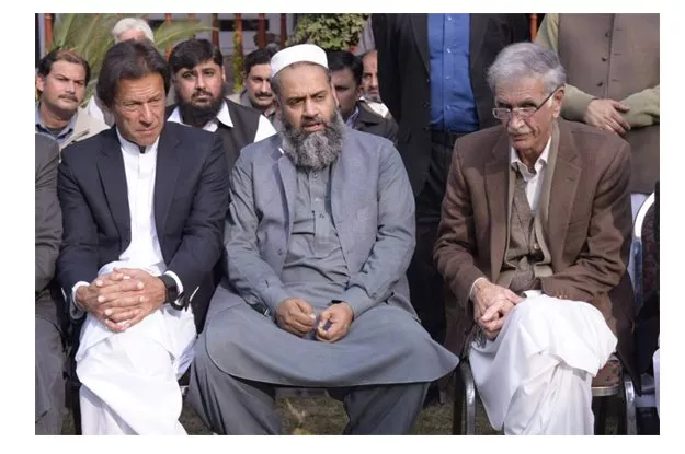 imran khan offering condolences to the family of haji haleem jan president traders association qissa khawani bazaar photo fb com imrankhan official imran khan offering condolences to the family of haji haleem jan president traders association qissa khawani bazaar photo fb com imrankhan official