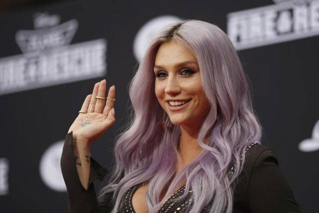 kesha reveals her boyfriend broke up with her after she didn t take him to taylor swift s party kesha reveals her boyfriend broke up with her after she didn t take him to taylor swift s party