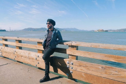 canadian youtube star jus reign forced to remove turban before boarding flight