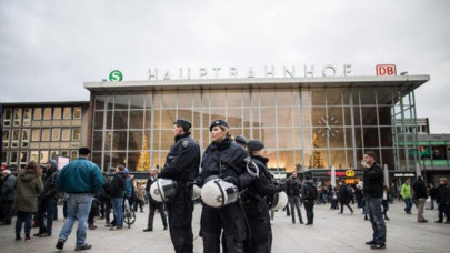 germany tries three migrants for thefts in new year chaos