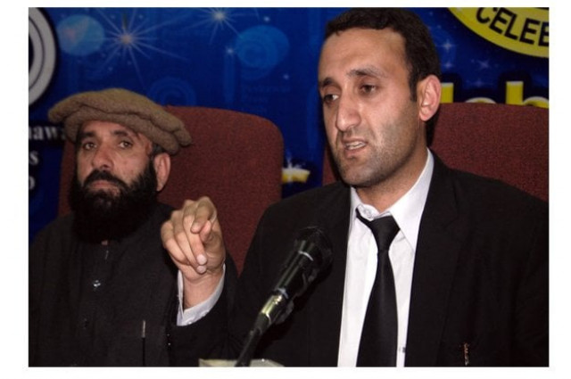 advocate tasleem akhtar addressing a press conference at ppc photo inp advocate tasleem akhtar addressing a press conference at ppc photo inp