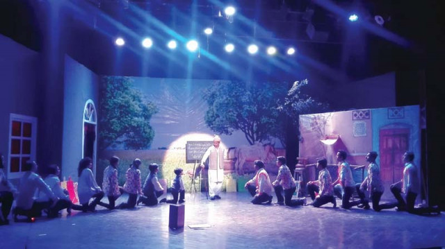 a scene from do duni char being enacted photo mariam shafqat express a scene from do duni char being enacted photo mariam shafqat express