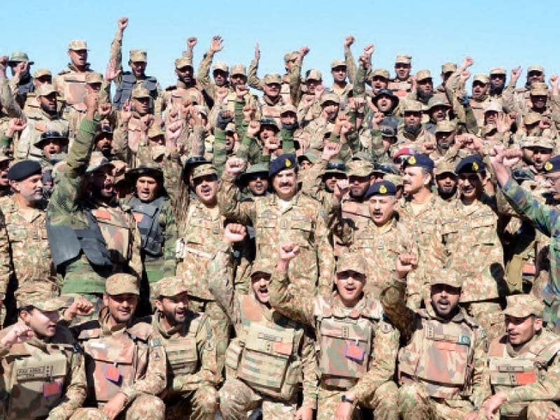 army chief gen raheel sharif visits troops in shawal valley photo ispr