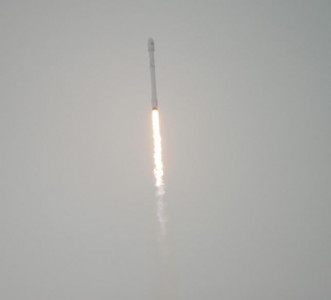 spacex delays launch ocean landing due to technical issue