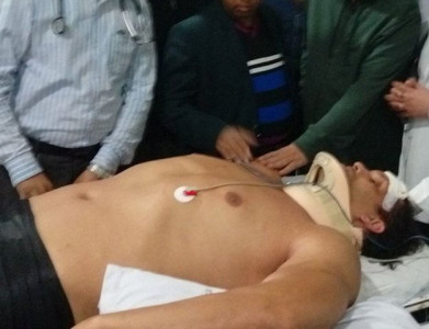 former wwe wrestler the great khali injured during fight in india former wwe wrestler the great khali injured during fight in india