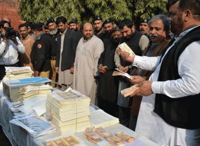 7 arrested for smuggling counterfeit currency 7 arrested for smuggling counterfeit currency