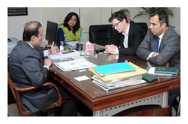 tevta chairman speaking to the uk s department for international development dfid head ben french at the tevta secretariat photo nni