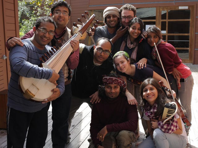 the project provides pakistani and indian artistes a space for their shared cultural experiences photo dostimusic org