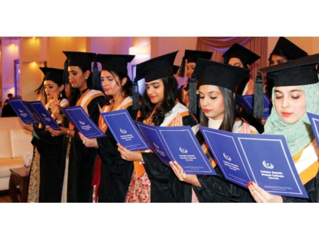 fifty nine graduates of the bachelor s of dental surgery received their degrees at the 19th convocation of the fatima jinnah dental college on thursday photo aysha saleem express fifty nine graduates of the bachelor s of dental surgery received their degrees at the 19th convocation of the fatima jinnah dental college on thursday photo aysha saleem express