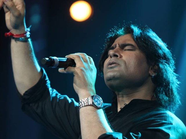 singer admits that his fame hit high after he ventured across the border photo pakistan360degrees