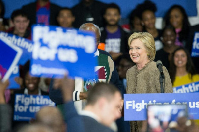 clinton wins south carolina primary as super tuesday looms